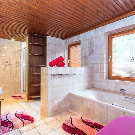 Ferienwohnung Obergeschoss Апартаменты